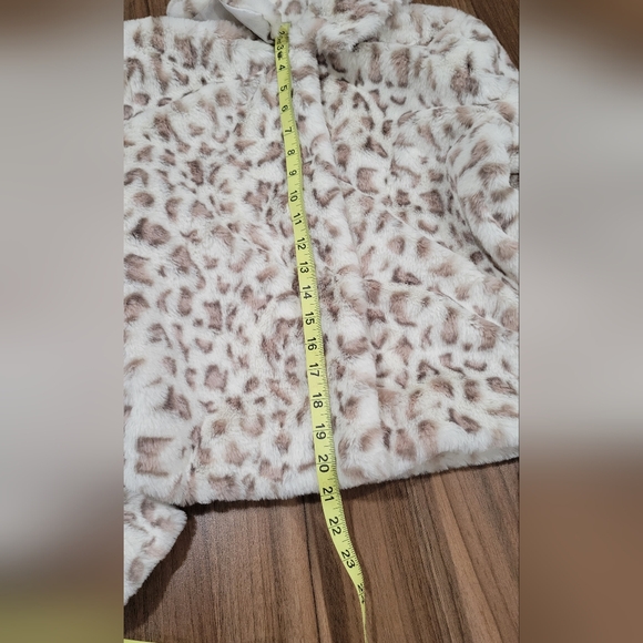 GBG Women's White Leopard Nadeen Faux Fur Coat Size XS - Picture 8 of 11